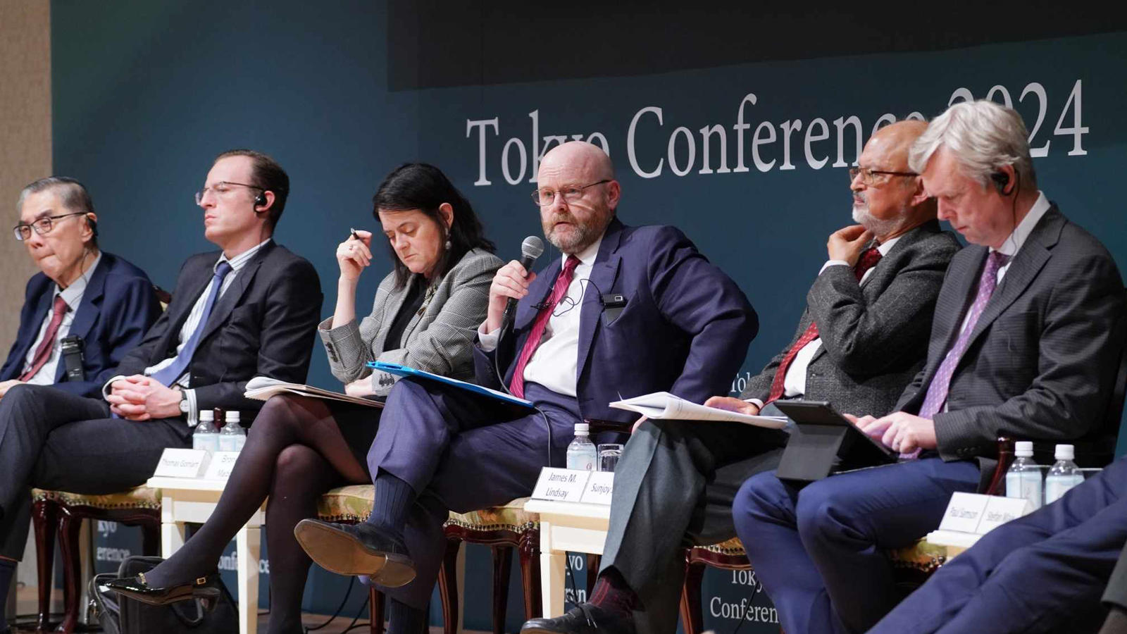 <span class="fs-s">紛争解決や平和構築という答えを見いだせない問題も、「ゴール」を掲げ、考え続けることが重要</span><span class="fs-es">―「東京会議2024」公開フォーラム・セッション１報告</span>