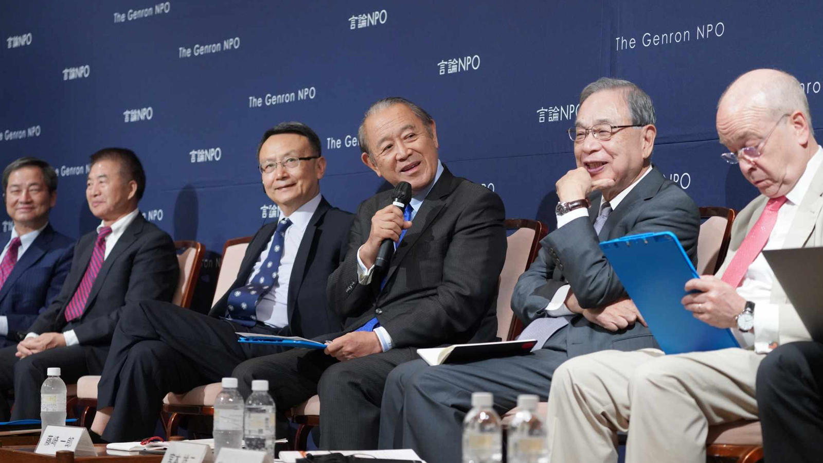 <span class="fs-s">「アジア平和会議」を、この地域の平和と繁栄に責任を果たす出発点に</span><span class="fs-es">「アジア平和会議2023」公開フォーラム第2セッション報告</span>