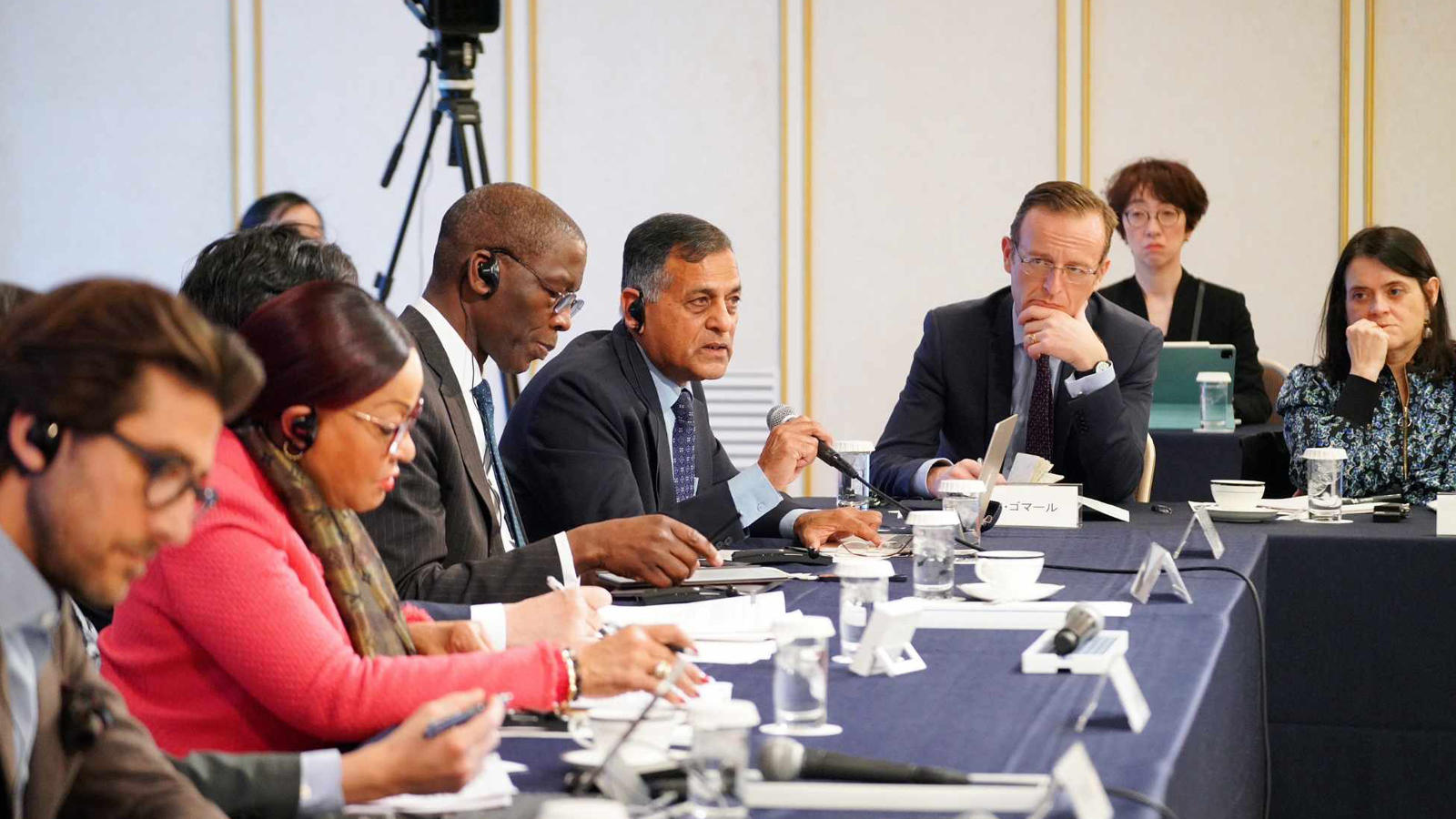 <span class="fs-s">深刻化する世界の分断、多極化について、活発な意見交換が行われました<br>～３日間にわたる「東京会議2024」が開幕～</span>